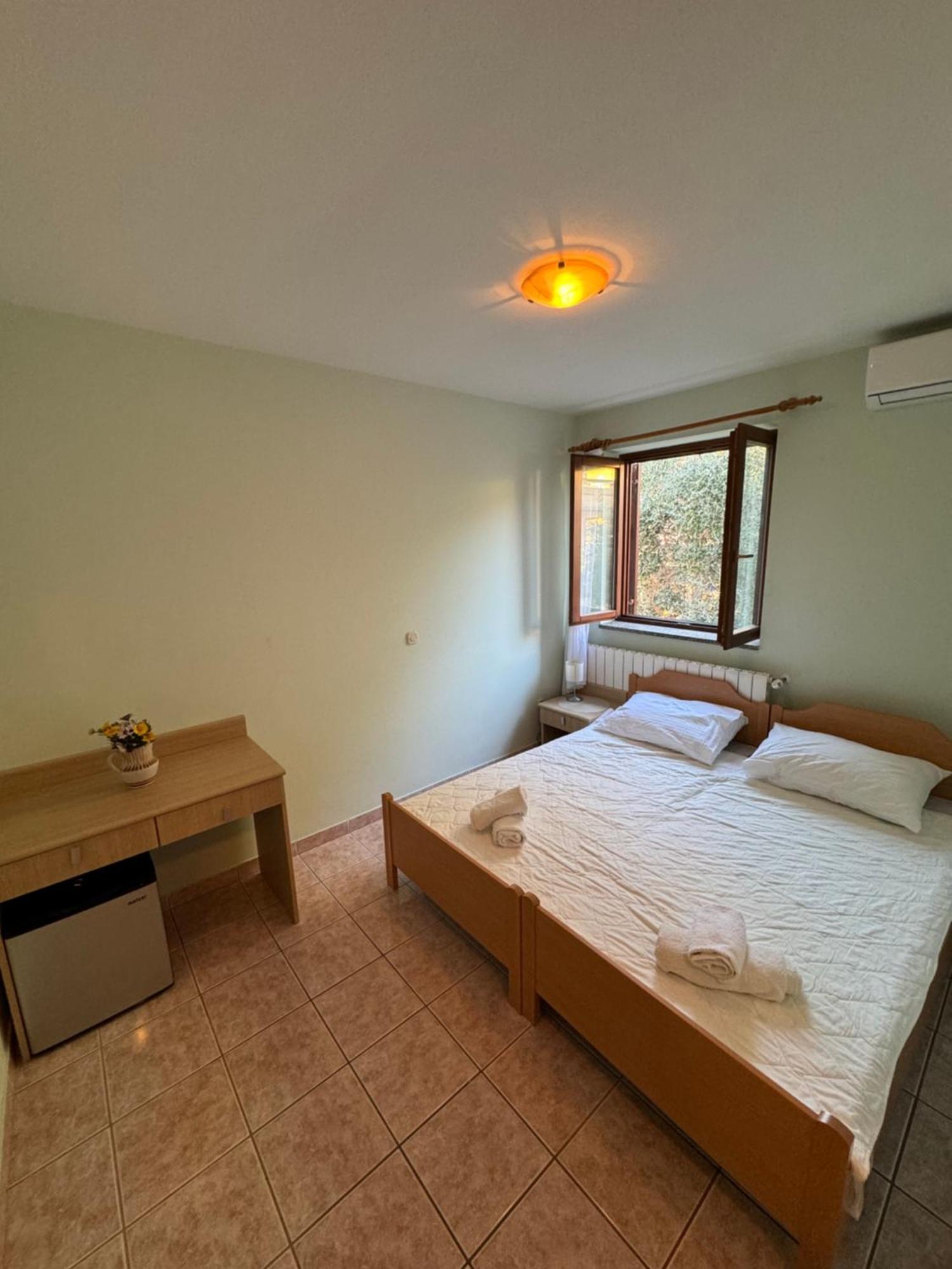 Apartamento Ariela At The Beach Stara Novalja Exterior foto
